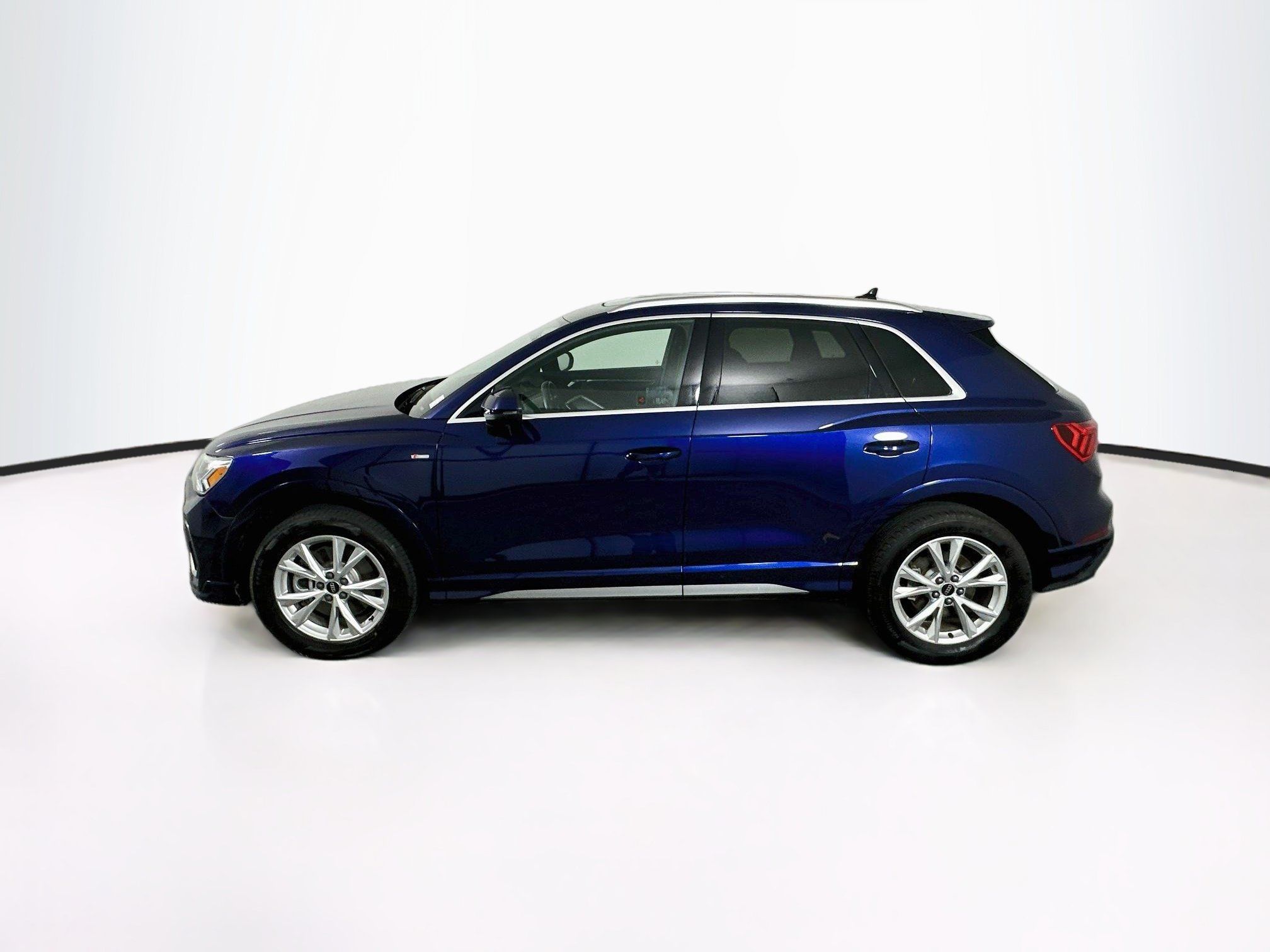 Used 2025 Audi Q3 2.0T Premium AWD/4WD image 4