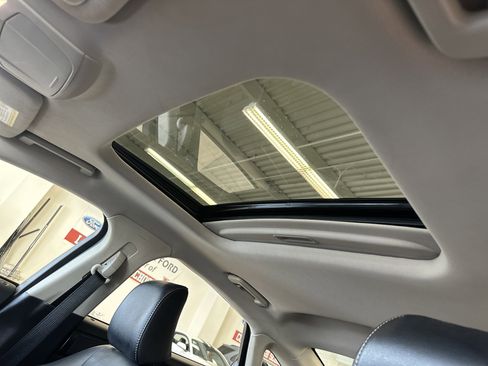 Used 2020 Ford Fusion Titanium image 5