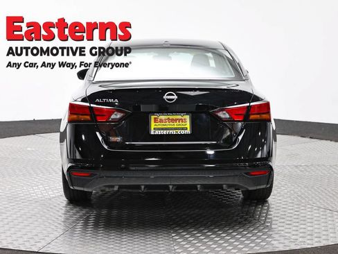 Used 2025 Nissan Altima 2.5 SV FWD image 6