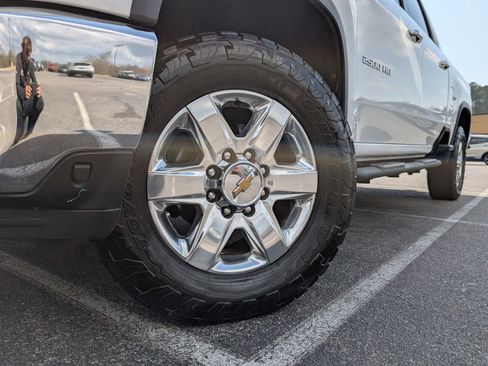 Used 2021 Chevrolet Silverado 2500 LTZ w/ LTZ Premium Package image 36