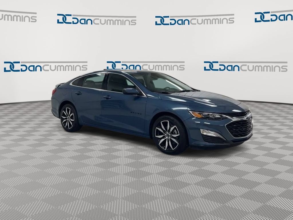 Used 2024 Chevrolet Malibu RS FWD image 2