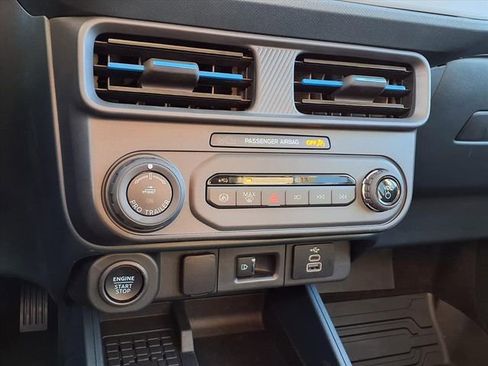 Used 2025 Ford Maverick Lobo image 8