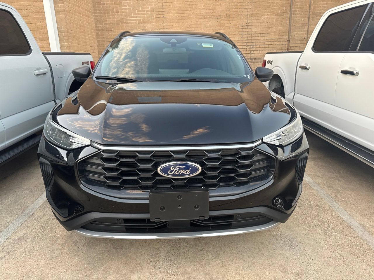 Used 2026 Ford Escape ST-Line w/ Tech Pack #1 FWD image 2