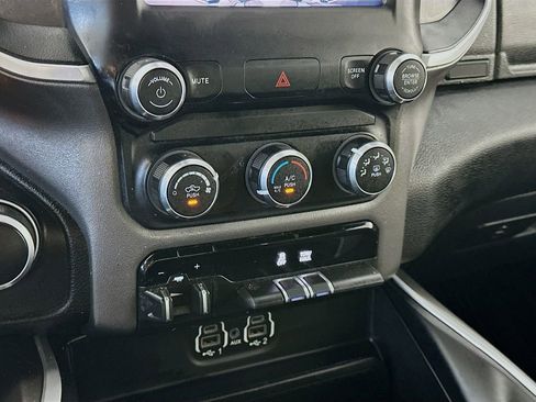 Used 2022 RAM 1500 Big Horn AWD/4WD image 18