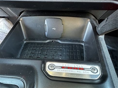 Certified 2024 Ford Bronco Heritage Edition image 24