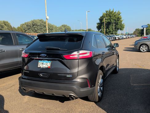 Used 2019 Ford Edge Titanium w/ Equipment Group 301A AWD/4WD image 4