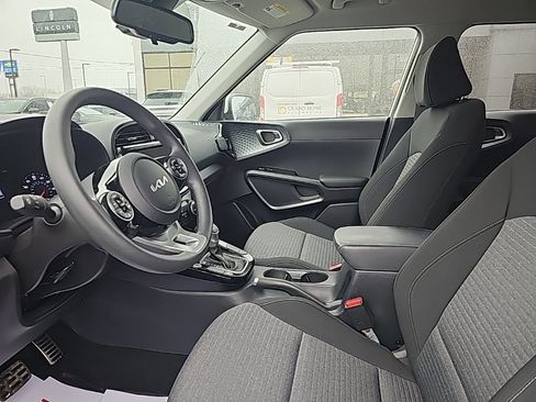 Used 2022 Kia Soul S image 7