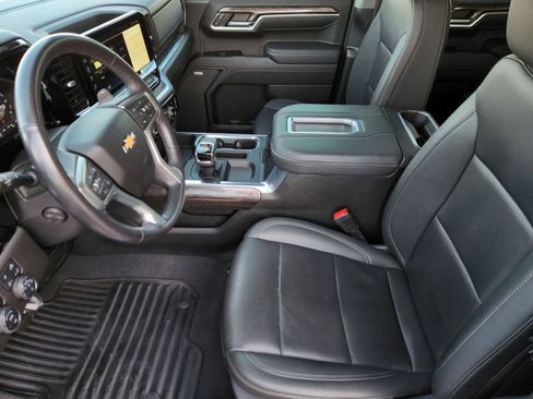 Used 2022 Chevrolet Silverado 1500 LTZ w/ Z71 Off-Road Package image 15