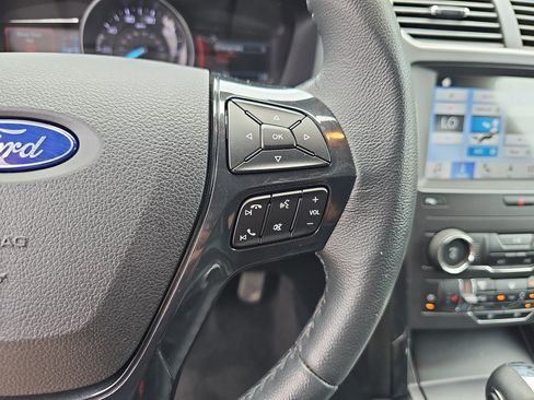 Used 2019 Ford Explorer XLT w/ Equipment Group 202A FWD image 20