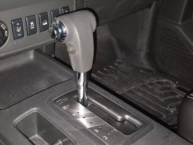 Used 2015 Nissan Xterra PRO-4X w/ Pro-4x Leather Package AWD/4WD image 10