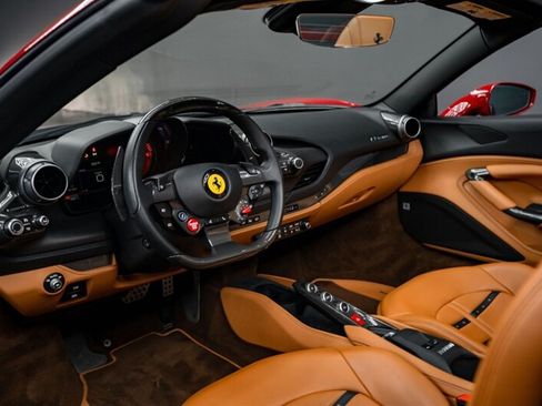 Used 2021 Ferrari F8 Tributo RWD image 17