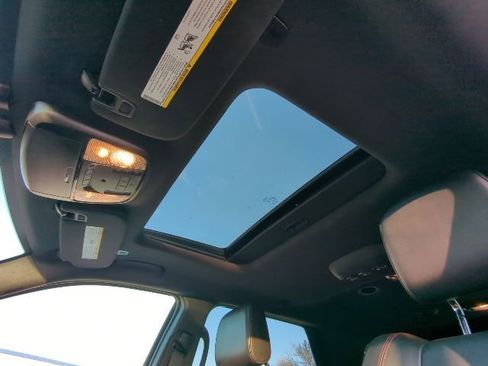 Used 2024 Dodge Durango GT image 6