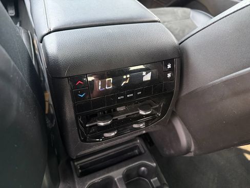 Used 2023 Jeep Grand Cherokee L Laredo AWD/4WD image 27