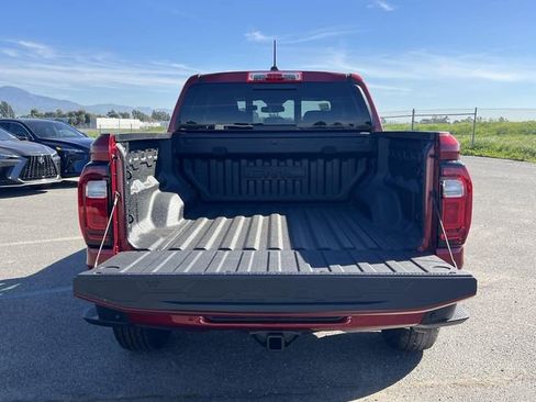 New 2026 GMC Canyon Elevation w/ LPO, Black Badging Package image 28