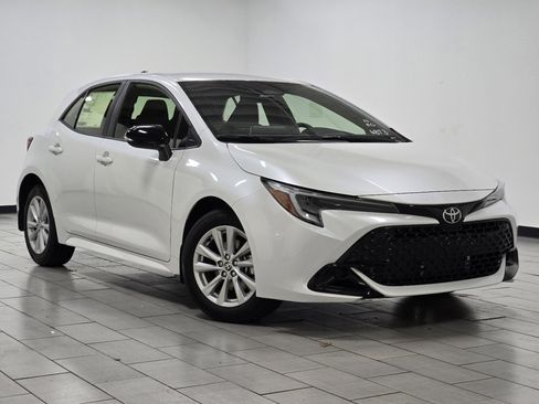 New 2026 Toyota Corolla SE image 2