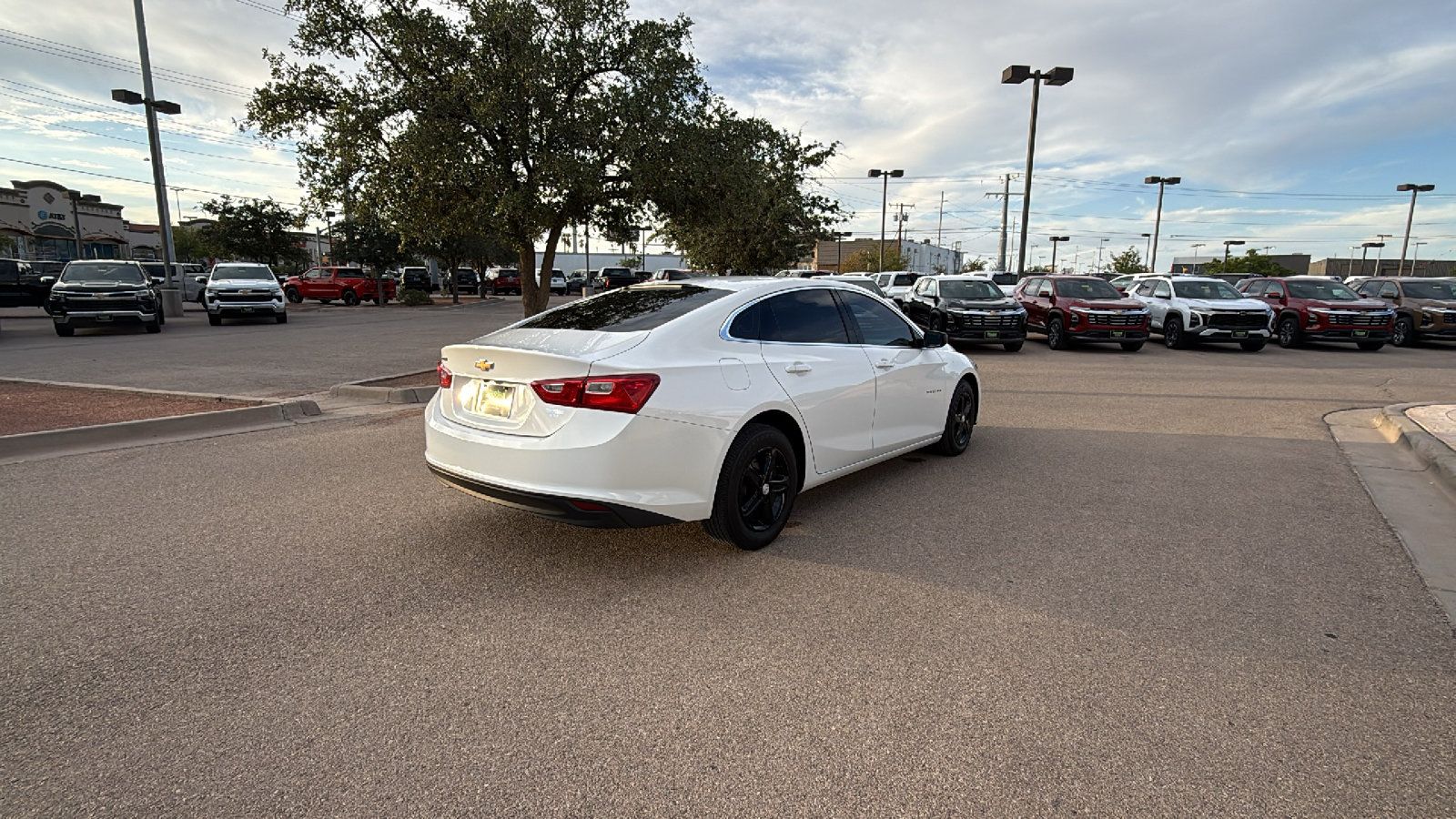 Used 2025 Chevrolet Malibu LS FWD image 5