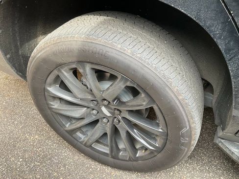 Used 2024 Cadillac Escalade Sport Platinum w/ LPO, ONYX Package image 11