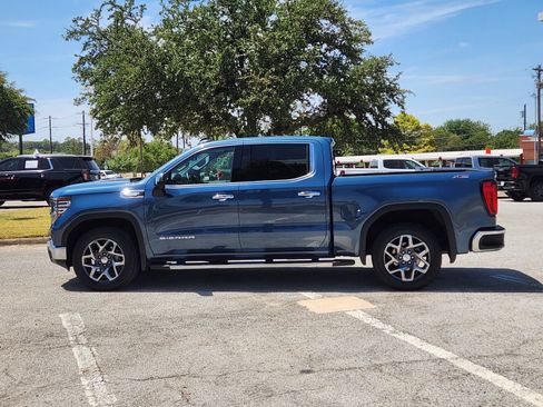 Used 2024 GMC Sierra 1500 SLT AWD/4WD image 3