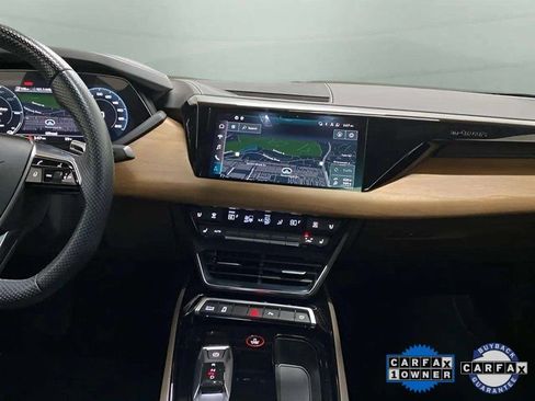 Used 2022 Audi e-tron GT Premium Plus image 13