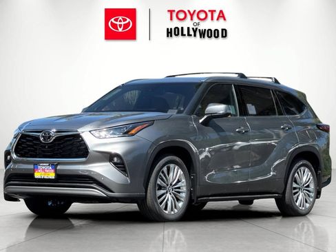 New 2026 Toyota Highlander Platinum AWD/4WD image 7