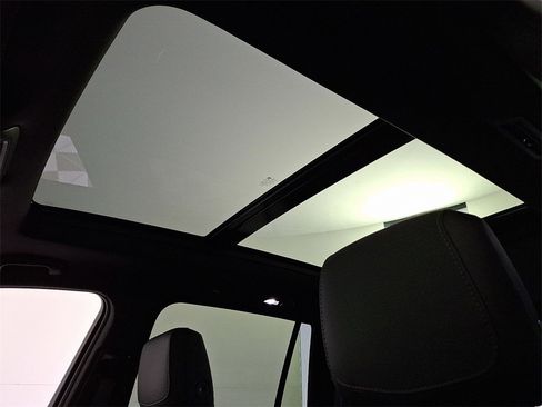 Used 2023 Cadillac XT6 Premium Luxury image 16