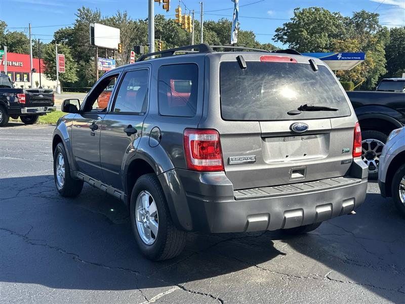 Used 2012 Ford Escape XLT w/ Canadian Winter Pkg FWD image 3
