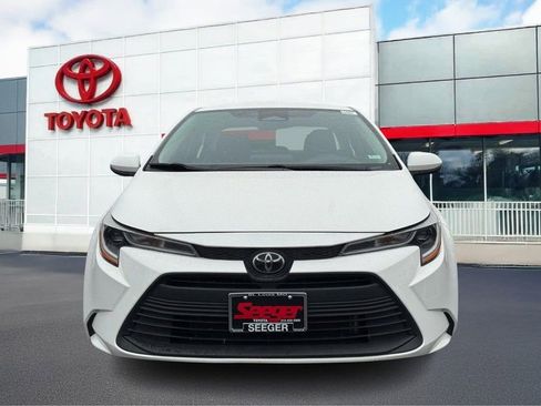 Used 2024 Toyota Corolla LE FWD image 10