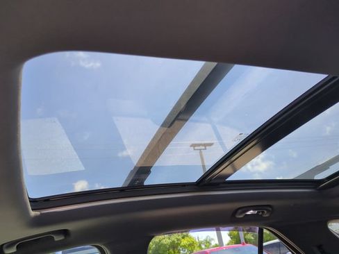 Used 2022 Chevrolet Equinox RS w/ RS Leather Package FWD image 23