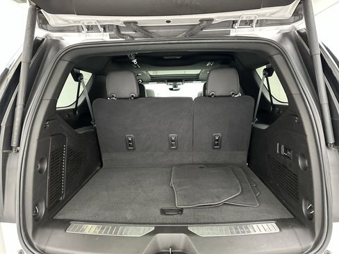 Used 2021 Chevrolet Suburban Premier image 15