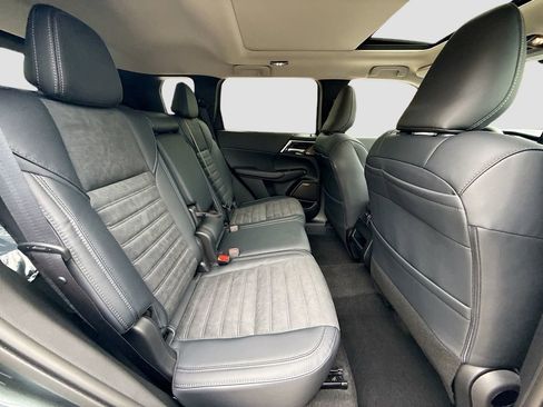 New 2026 Mitsubishi Outlander SE image 29