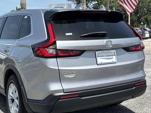 Used 2024 Honda CR-V LX image 11