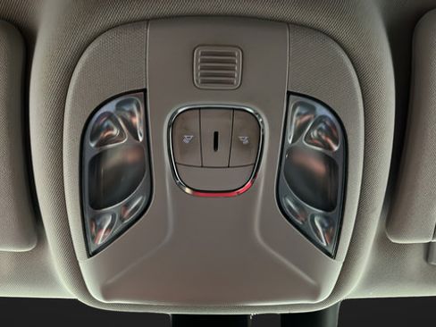 Used 2021 Jeep Compass Latitude FWD image 35