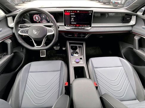 New 2026 Volkswagen Tiguan SE R-Line image 12