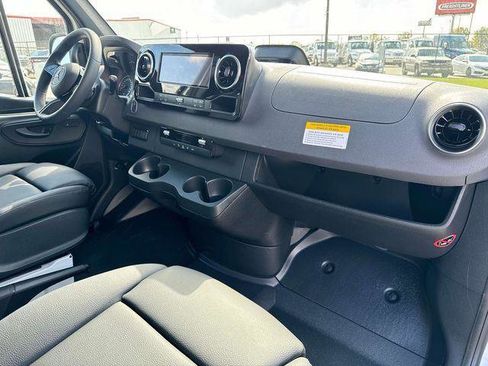 New 2025 Mercedes-Benz Sprinter 2500 image 11