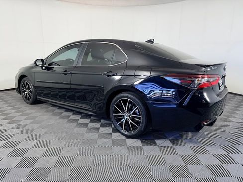 Used 2024 Toyota Camry SE image 8