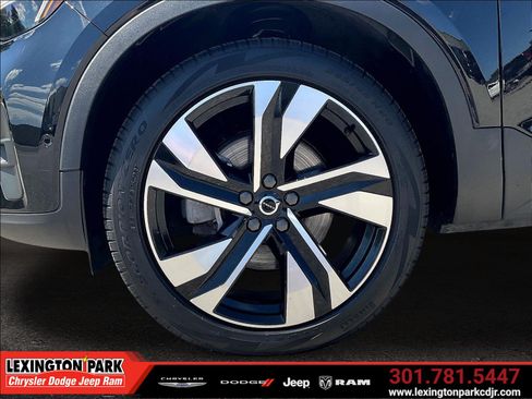 Used 2023 Volvo XC40 B5 Ultimate w/ Climate Package AWD/4WD image 33