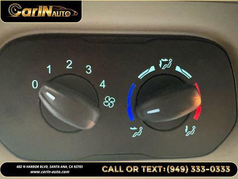 Used 2017 Ford Transit 150 XLT image 29