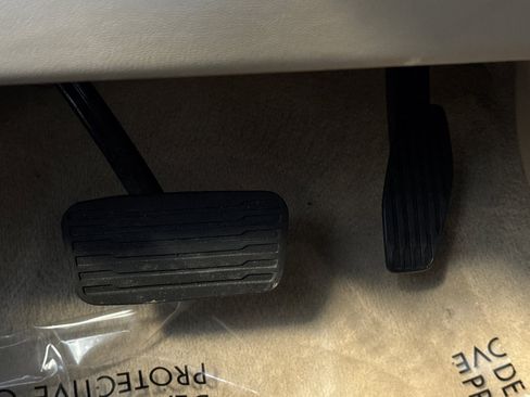 Certified 2024 Cadillac Escalade Premium Luxury image 41