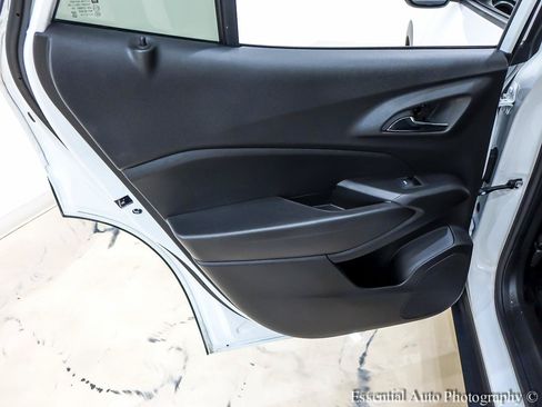 Used 2025 Chevrolet Trax ACTIV w/ Sunroof Package FWD image 27
