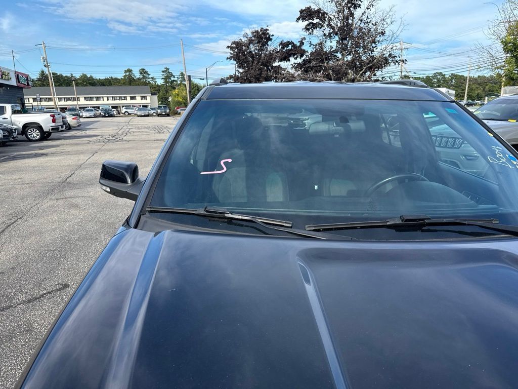 Used 2017 Ford Explorer XLT AWD/4WD image 13
