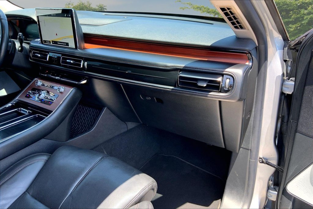 Used 2022 Lincoln Aviator Reserve w/ Equipment Group 201A AWD/4WD image 26