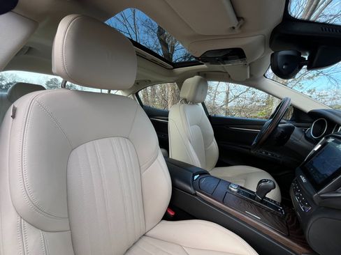 Used 2018 Maserati Ghibli GranLusso image 20