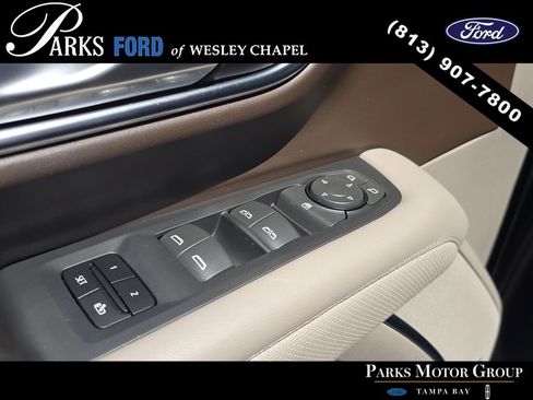 Used 2024 GMC Yukon XL SLT AWD/4WD image 18