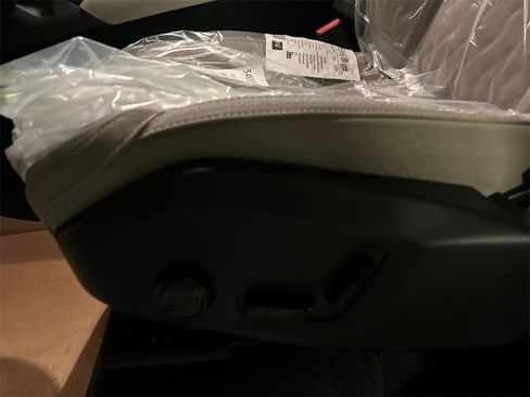 New 2026 Volvo XC90 B6 Plus w/ Protection Package image 11