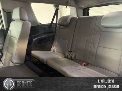 Used 2020 Chevrolet Suburban LT AWD/4WD image 35