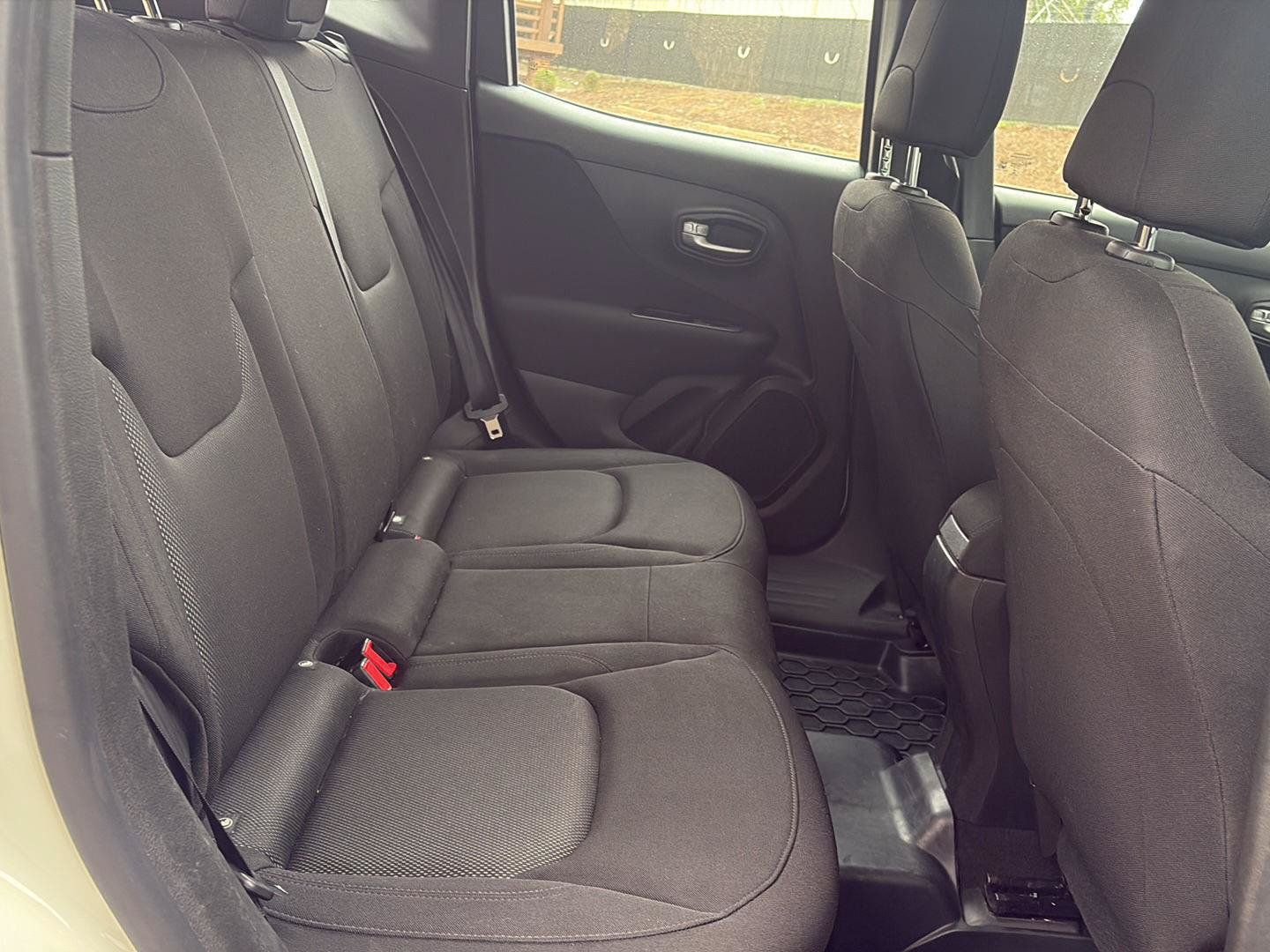 Used 2019 Jeep Renegade Sport w/ UConnect 7.0 Group AWD/4WD image 18