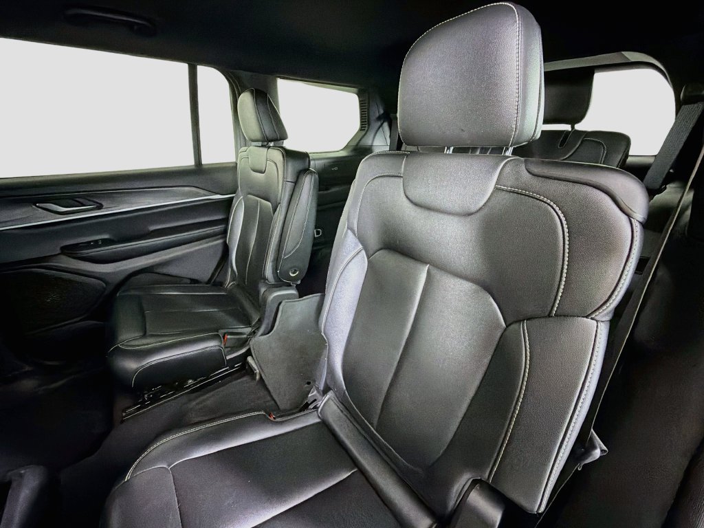 Used 2024 Jeep Grand Cherokee L Limited w/ Black Appearance Package RWD image 25