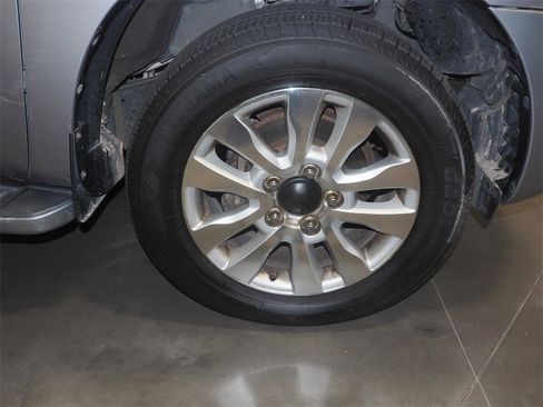 Used 2010 Toyota Sequoia Platinum image 18