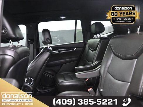 Used 2022 Cadillac XT6 Premium Luxury image 12