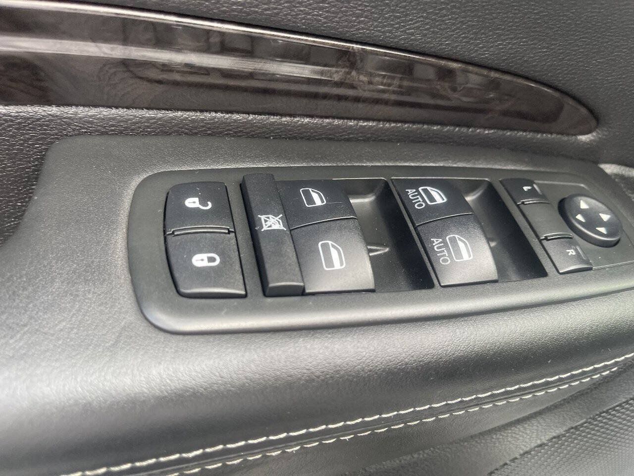 Used 2013 Dodge Durango Citadel w/ Technology Group AWD/4WD image 11